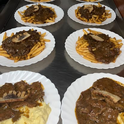 Pörkölt körettel a Mátyás Ranch Étteremben
